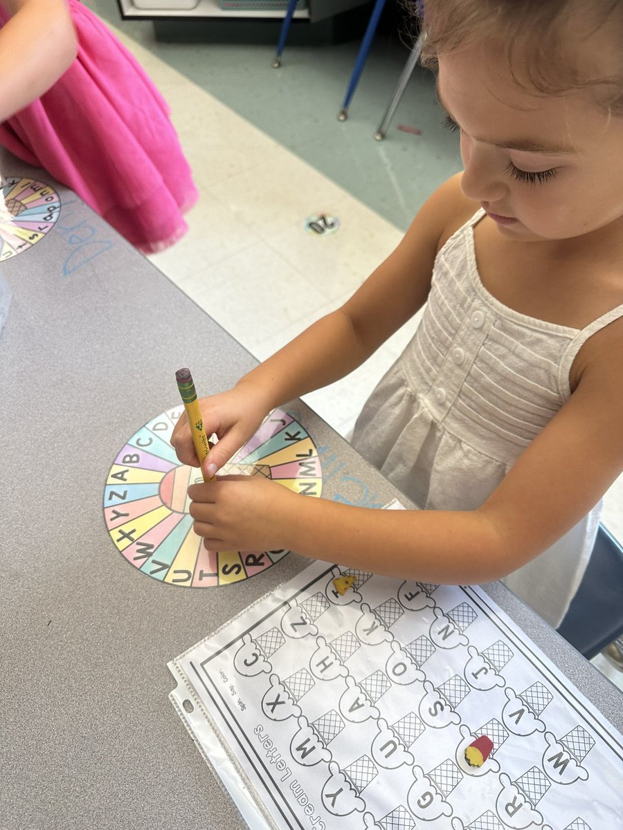 HowellTwpGrnvl's tweet photo. Miss England and her kinder”gators” 🐊 are working beautifully in their language arts 📚✏️🎉centers today! Learning their letters using fun games! #HTPSTalentTeams 
#HTPSLearnerSuccess https://t.co/KPPRm6C21x