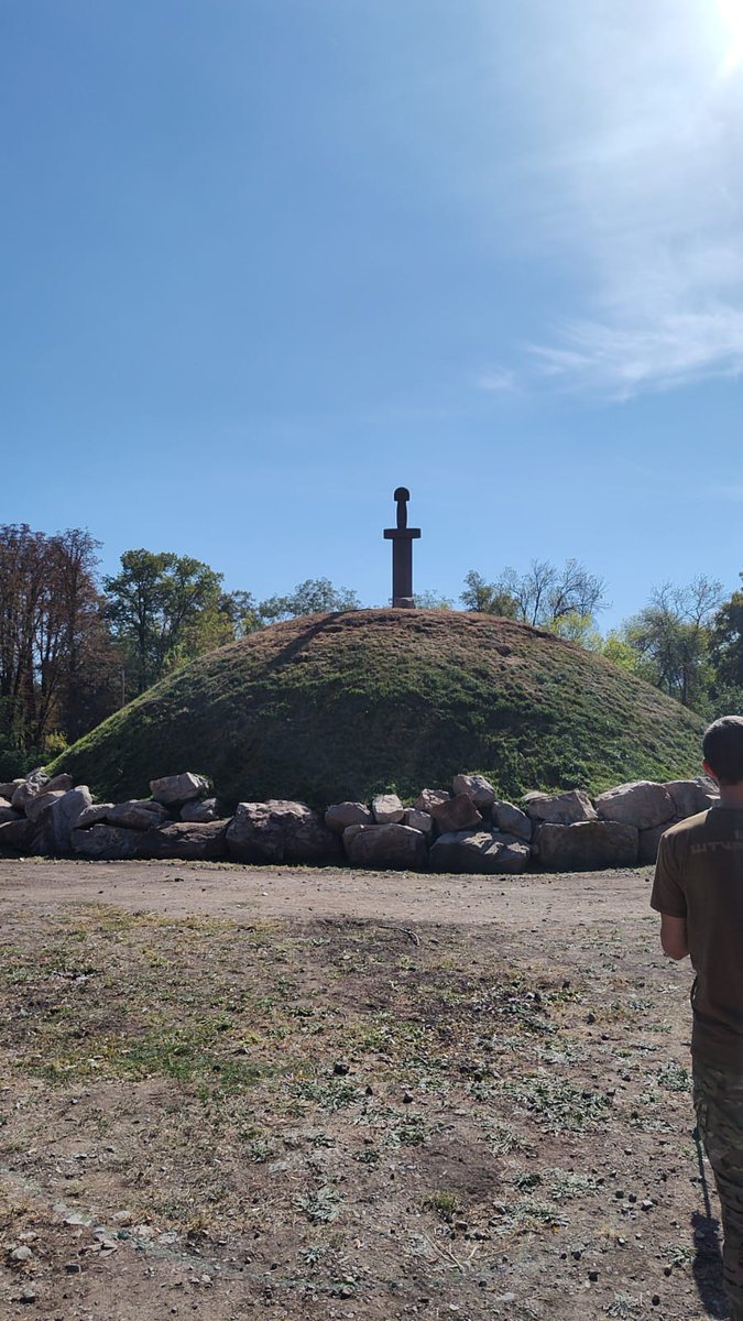 Life_leon's tweet image. І мертвим, і живим, і ненародженим.
Зі святом всіх причетних.