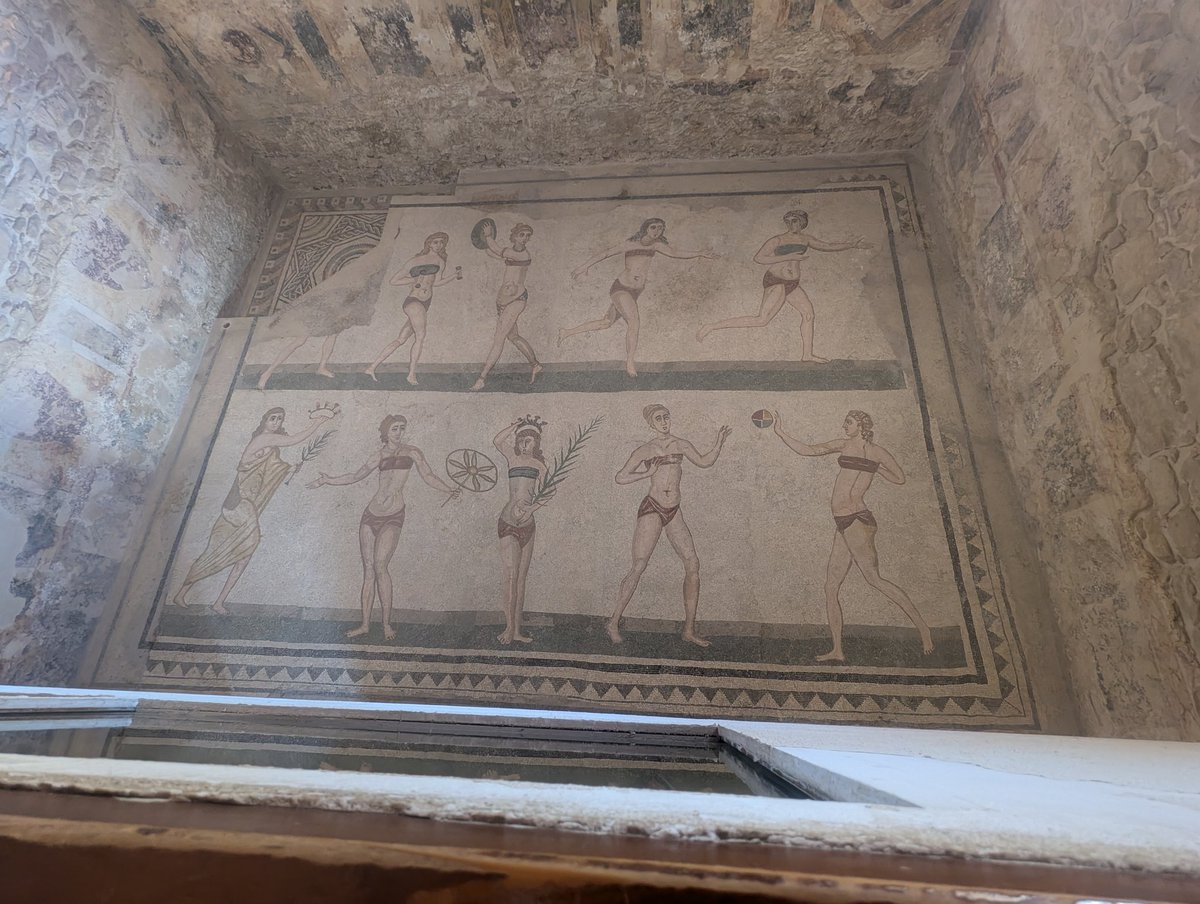 Livia en Roma tweet media