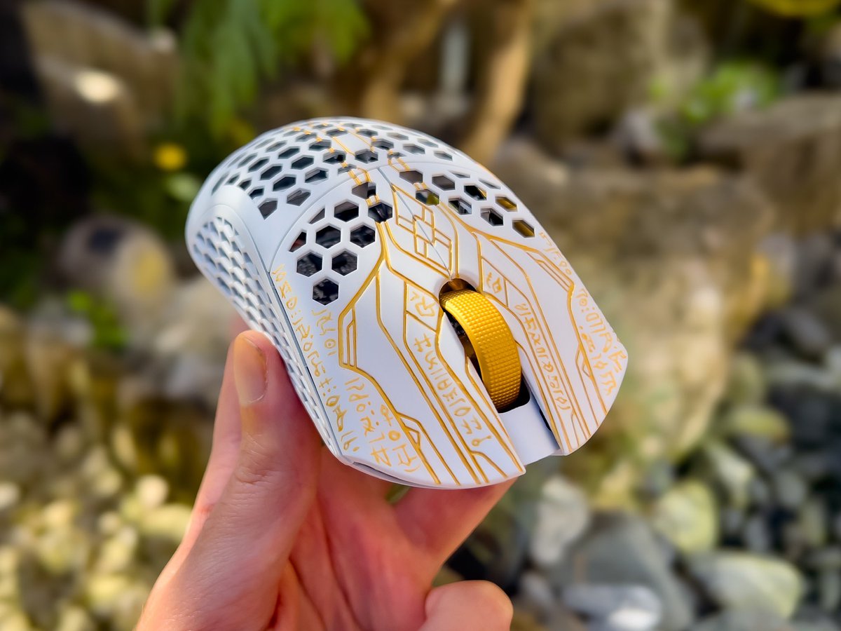 Wepwawet ULX <a href="/finalmouse/">Finalmouse</a> 💛

Hand painted box art was a first for me, but i enjoyed the challenge!