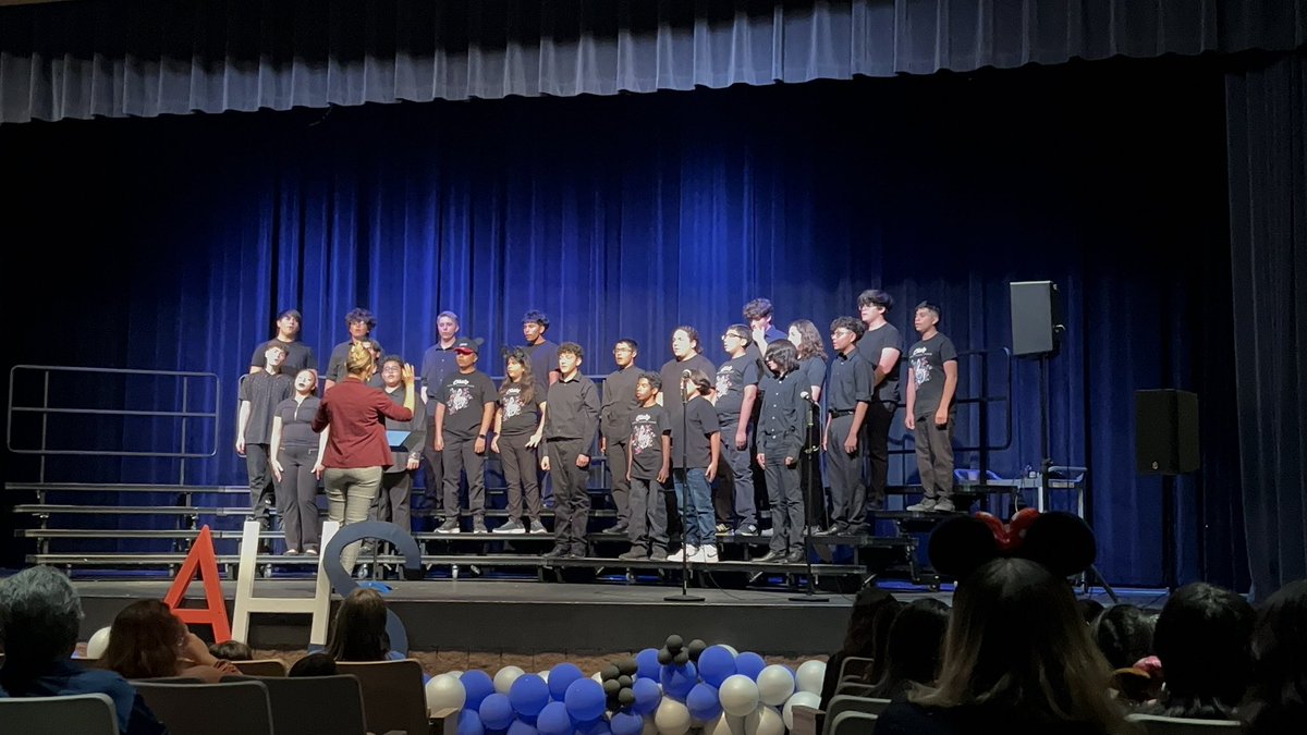 LRubio_CMS's tweet photo. The Americas HS Choir Feeder has so many students, we have to have 2 concerts on the same night. That’s a great problem to have! 🎶 Thank you for your dedication and leadership @RManriquez_AHS! @WalterEClarkeMS #sisdfinearts #teamsisd https://t.co/foSpih3yJw