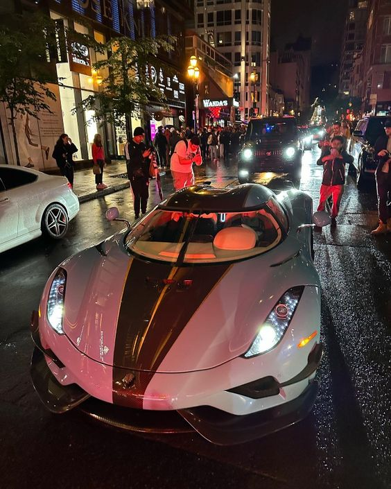 CarVistas's tweet photo. Koenigsegg https://t.co/BVWNIbeac1