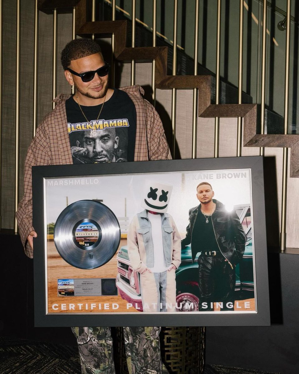SonyNashville's tweet photo. Congratulations to @kanebrown and @marshmello for "Miles On It" going certified platinum! 💿🎉 https://t.co/GfO54i9XrC