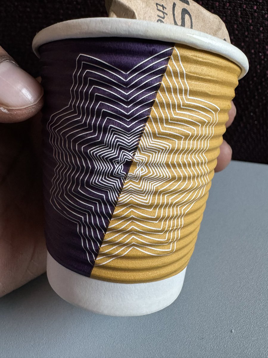 amritmmb's tweet photo. Lovely experience with @airvistara today travelled on UK 0737  captain  detailing the route was amazing I am frequently flyer on these route for past 10 years but I didn’t hear these kind of route detailing https://t.co/93fFdfcoPS