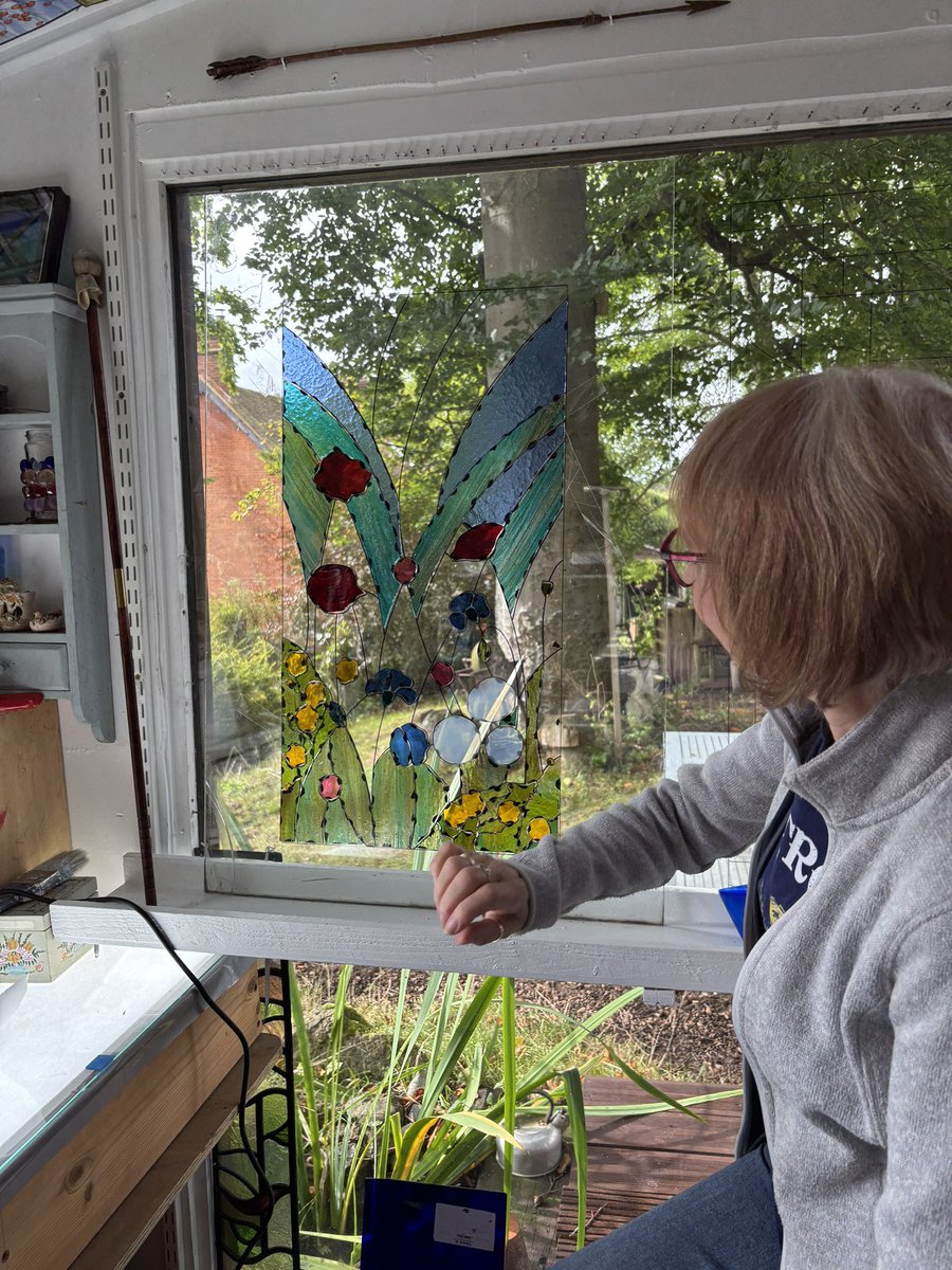 Today I went to see progress on our window commissioned from @StainedGlass1 
The window is in memory of my parents,  childhood days and wildflower meadows that used to be the norm but that we hardly ever see now. It’s looking amazing already, thank you so much Amanda!