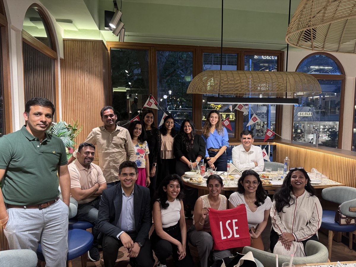 LSEBlr's tweet photo. Welcome to the City, #Bengaluru. Welcoming new graduates back to the city and assisting them towards opportunities.
@LSEalumni @LSELaw #Bangalore https://t.co/ERauhReqxv