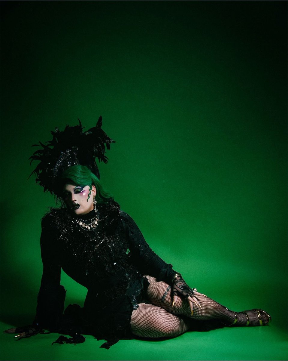 guccikeychain's tweet photo. Act 1 of spooky Halloween series with @eroticanyc 🧙‍♀️🧹 https://t.co/T7kO6gcYOz