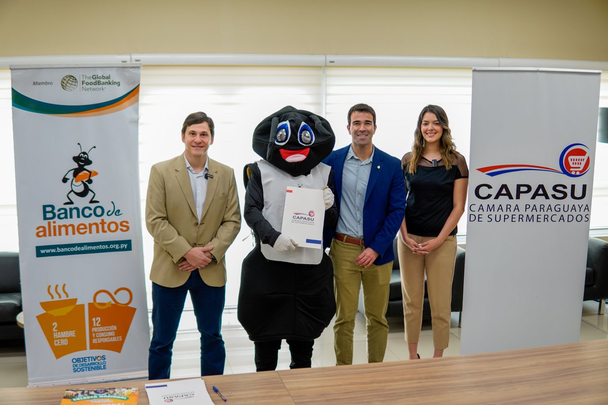 🤝🏻​Hoy celebramos la firma del acuerdo entre la <a href="/capasupy/">capasupy</a> y el Banco de Alimentos.

✅​Participaron José San Martín, presidente del Banco de Alimentos; Eduardo Rojas, director de la Cámara Paraguaya de Supermercados y Caterina Ayala, directora de la Colecta de Alimentos del BAPy.