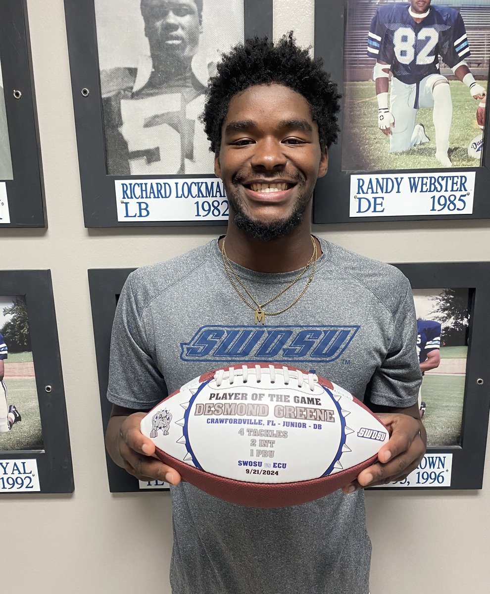 Andrew Rice (@coachrice_4) on Twitter photo Big thanks to <a href="/BigGameUSA/">Big Game USA</a> for taking care of our guys!! <a href="/desmond_greene5/">Desmond Greene</a> is a cool dude! #EAT Big thanks to <a href="/BigGameUSA/">Big Game USA</a> for taking care of our guys!! <a href="/desmond_greene5/">Desmond Greene</a> is a cool dude! #EAT