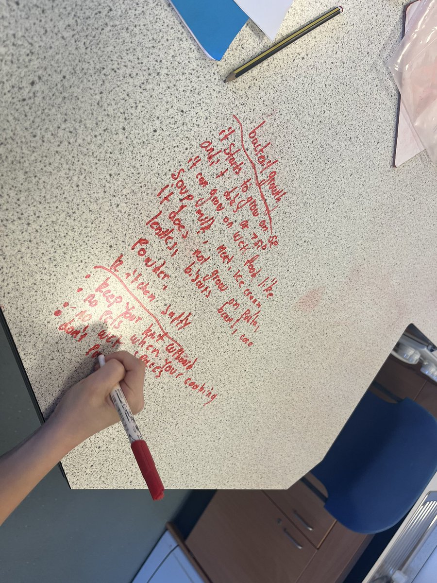 So impressed with the knowledge of this S1 class while revising hygiene, safety and bacterial growth. Fantastic retrieval practise in action <a href="/KirkintillochHS/">KHS</a>