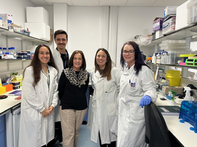 Great to visit the Institute for Genetics &amp; Cancer in Edinburgh today, to meet with Rachel Guest and her talented young research team. Their work in #cholangiocarcinoma is inspirational &amp; shows enormous promise – now looking forward to further updates!
<a href="/EdinburghUni/">The University of Edinburgh</a> @charityammf