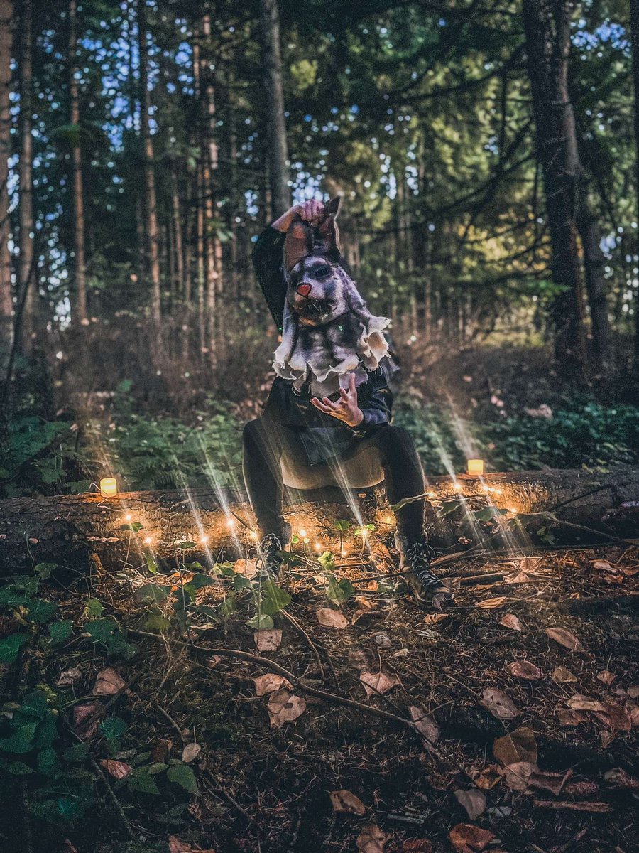 Phantomcosplay's tweet photo. Spooky season is here 
#Halloween #Halloween2024 #halloweencostume #photoshoot #forest #spooky #rabbit #mask #rabbitmask #burlap #burlapmask #WashingtonState #lighting https://t.co/zfXCIZMKBN