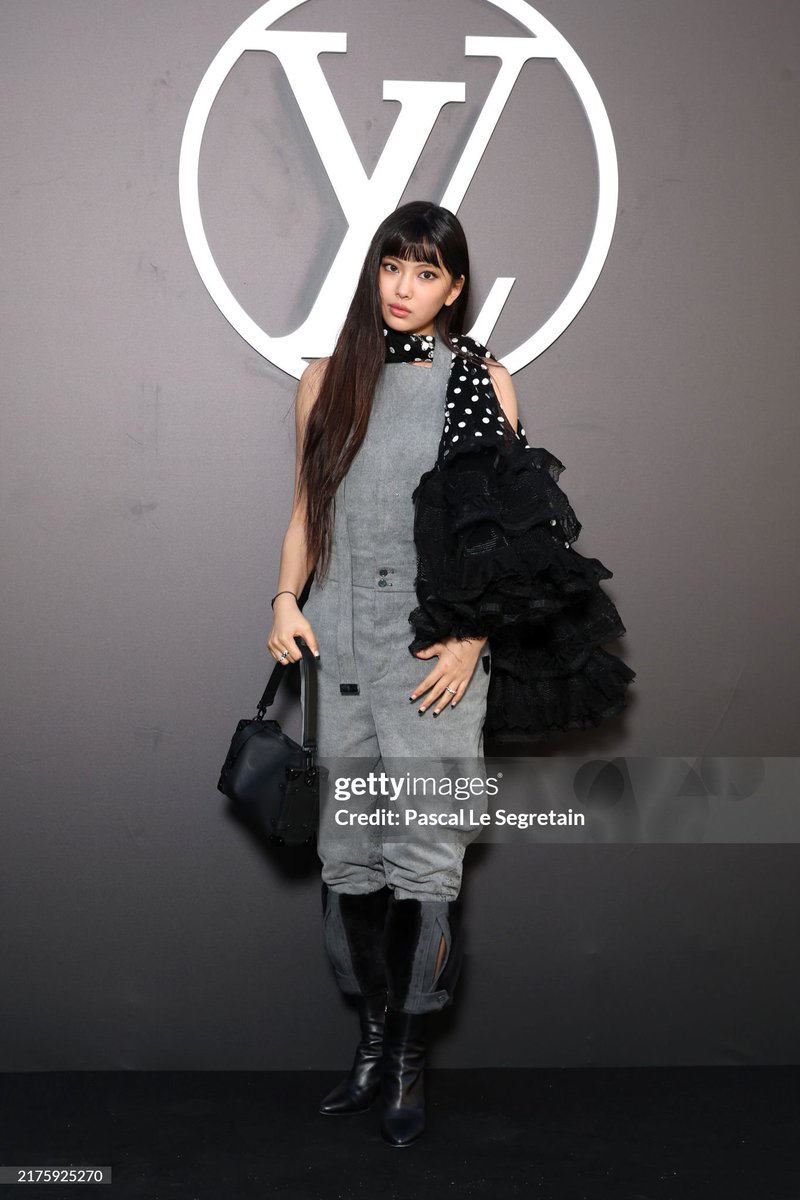 nayeonsditto's tweet image. THIS HYEIN?!!? 

LOUIS VUITTON MUSE HYEIN  

#HYEINxLouisVuitton #LVSS25       @LouisVuitton 
#towards