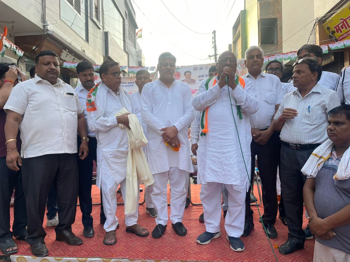 ashokbuwaniwala's tweet image. आज जींद मे @INCHaryana के उम्मीदवार महाबीर गुप्ता जी के समर्थन में चुनाव प्रचार के दौरान चुनावी सभा की तस्वीरें।

साथ में कमल मित्तल जी, राजकुमार जी, महावीर गोयल जी, पवन गर्ग जी एवं अन्य गणमान्य साथी उपस्थित रहे।

हाथ बदलेगा हालात

 #Jind #Haryana #AaRahiHaiCongress