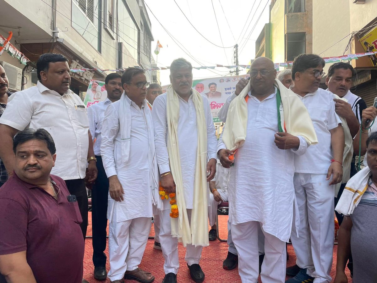 ashokbuwaniwala's tweet image. आज जींद मे @INCHaryana के उम्मीदवार महाबीर गुप्ता जी के समर्थन में चुनाव प्रचार के दौरान चुनावी सभा की तस्वीरें।

साथ में कमल मित्तल जी, राजकुमार जी, महावीर गोयल जी, पवन गर्ग जी एवं अन्य गणमान्य साथी उपस्थित रहे।

हाथ बदलेगा हालात

 #Jind #Haryana #AaRahiHaiCongress