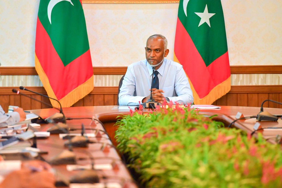 presidencymv's tweet photo. "މޯލްޑިވިއަން ސީޕްލޭން" ވިޔަފާރި ޒަމާނީކޮށް، އިތުރަށް ފުޅާކޮށް ދެމެހެއްޓެނިވި ގޮތެއްގައި ކުރިއަށް ގެންދިއުމުގެ ގޮތުން، ޖޮއިންޓް ވެންޗަރ ކުންފުންޏެއް އުފެއްދެވުމުގެ ކަންކަން ކުރިޔަށް ގެންދިއުމަށް ވަޒީރުންގެ މަޖިލީހުގެ ��ަފާފުޅާއެކު ރައީސުލްޖުމްހޫރިއްޔާ ނިންމަވައިފި 
https://t.co/Ggx5e1Hi9P