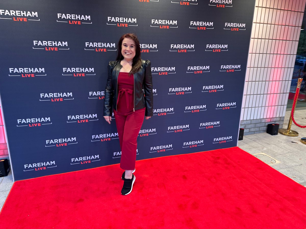 I’m here at the gala opening of <a href="/FarehamLive/">Fareham Live</a> 

Can’t wait to see <a href="/rockyhorroruk/">Rocky Horror Show</a> with #jasondonovan 

Thrilled to have this purpose built venue opening on our doorstep!

#LocalNews 
#farehamlive

#gifted