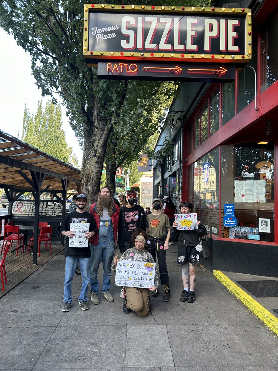 The (In)Hospitality Report: My latest on food service organizing this summer in the Pacific Northwest. Food service workers are joining <a href="/peetslaborunion/">Peet’s Labor Union</a> <a href="/PortlandIWW/">Portland IWW</a> <a href="/restaurantwrkrs/">Restaurant Workers United (RWU)</a> <a href="/ufcw3000/">ufcw3000</a>   inaction.substack.com/p/the-inhospit…