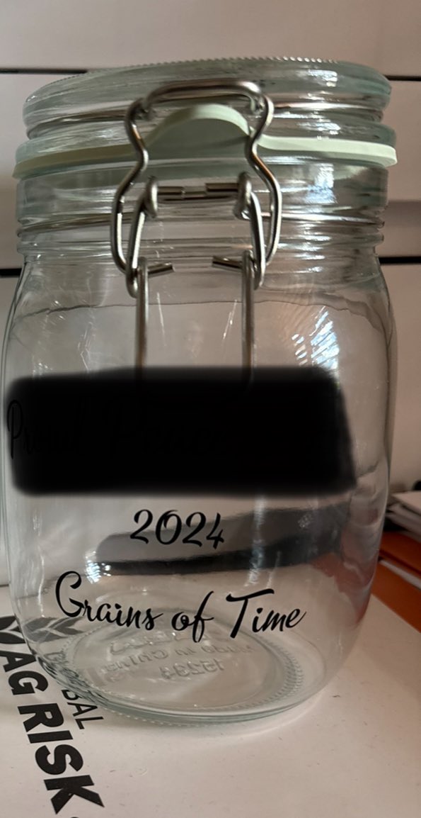 FASCIlene's tweet image. As harvest winds down or you push for those last acres, be safe!

Good luck to those finishing up. 

It’s that time of year again for the Grains of Time crop sample jars.