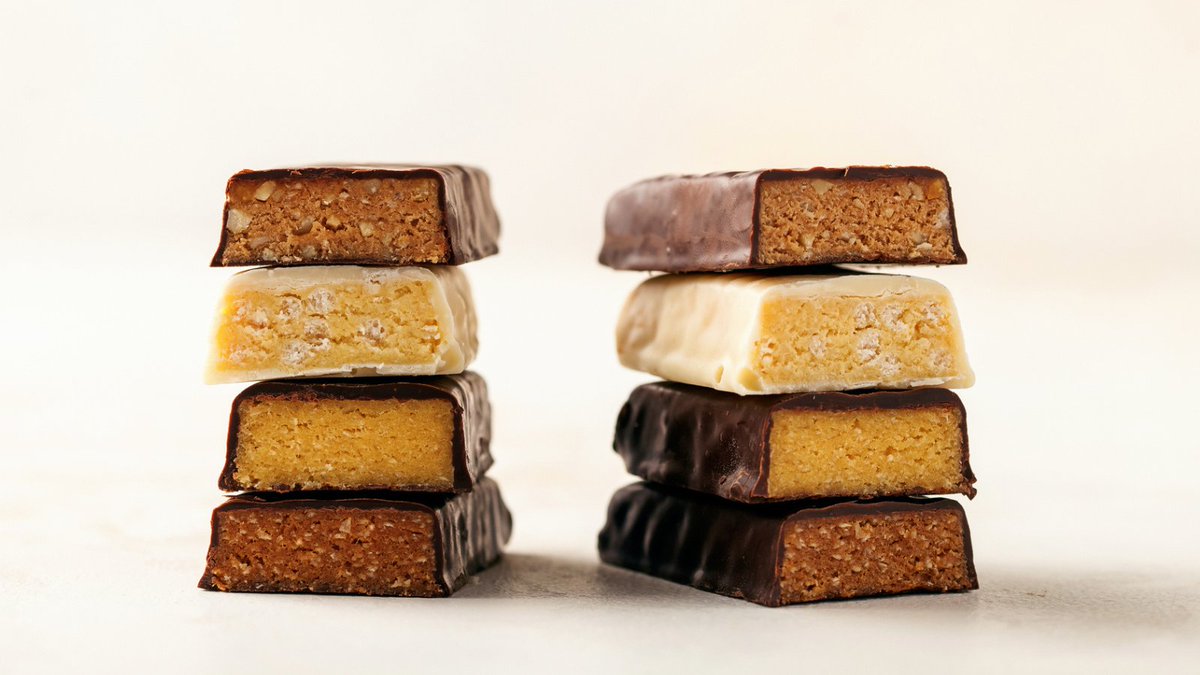 60millions's tweet photo. Barres protéinées : des produits ultra-transformés et beaucoup trop sucrés ! Si vous avez la flemme de les faire vous-même, préférez les recettes sans sucres ajoutés et avec peu d'ingrédients.
#nutrition #additifs #sucre #proteines @CelFusillier
1/2 https://t.co/4qN1JWMcni