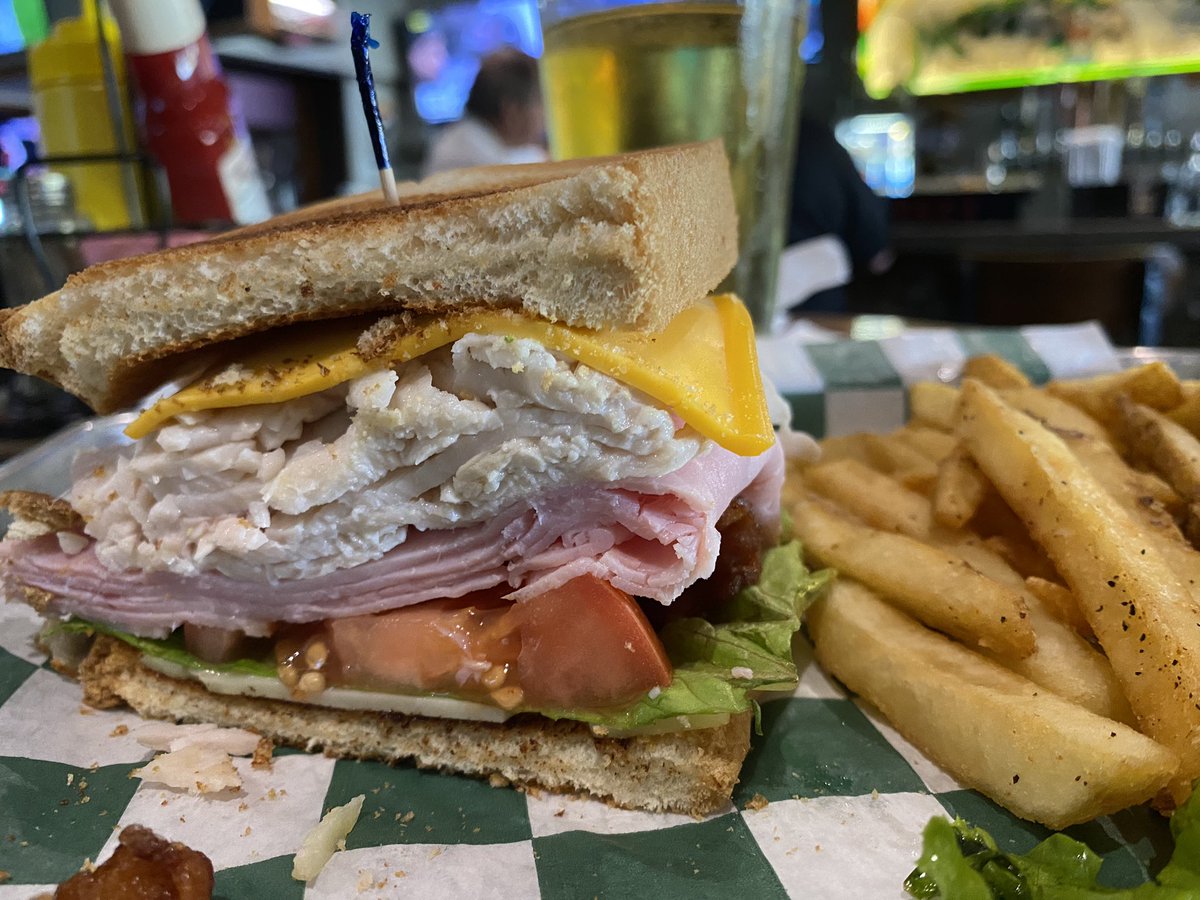 reneknottsports's tweet photo. I should have exercised BEFORE lunch 🤦🏾♂️ #toofull https://t.co/YgTQReBqWo