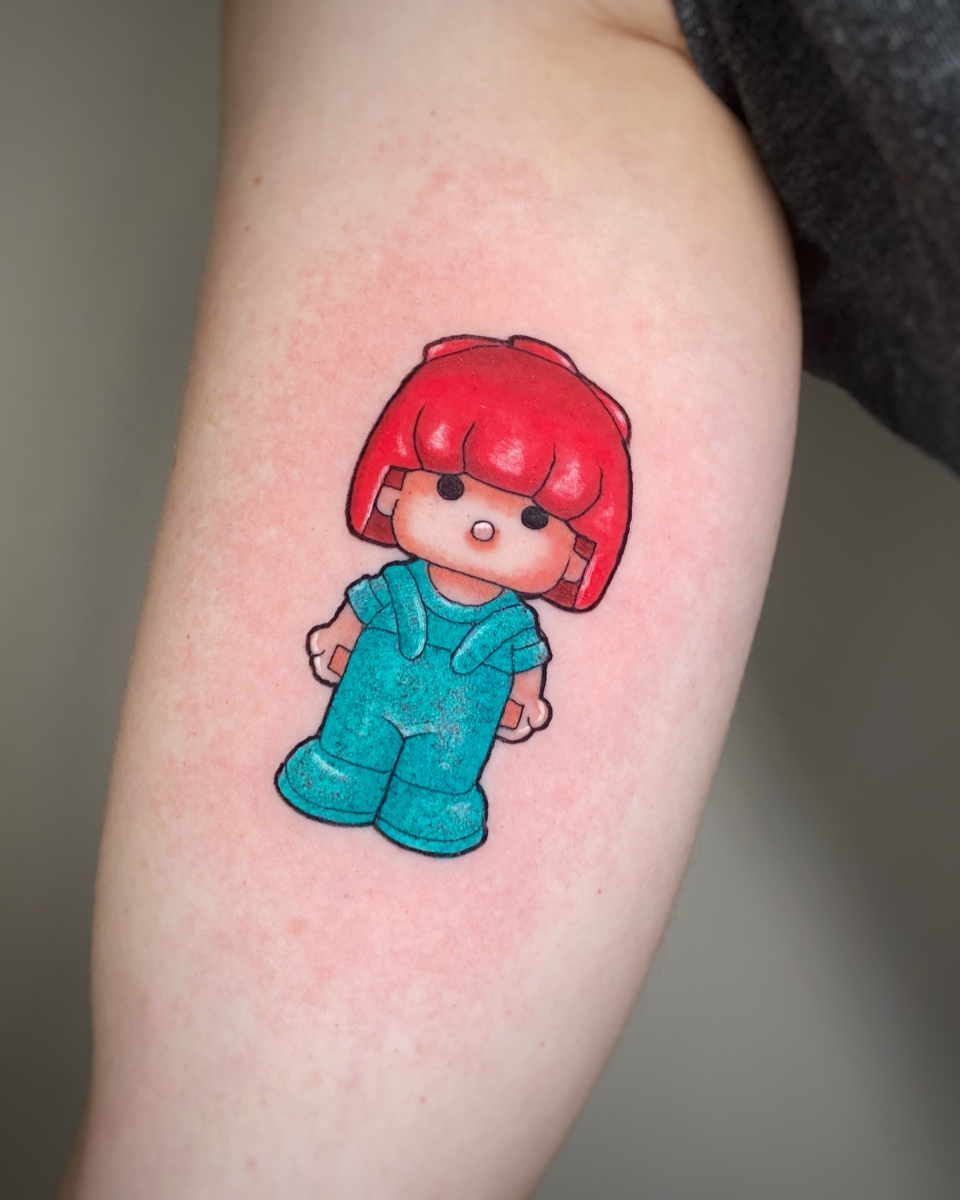 annamunin's tweet photo. Pin y Pons para dos hermanas, Eli y Meritxell! Se nos han desbloquedao un montón de recuerdos de infancia al buscar referencias para dibujar este tattoo. 

Hecho en @mokkitattoostudio 

#pinypon #tattoo #vintagetoys https://t.co/hHAcE6ocXS