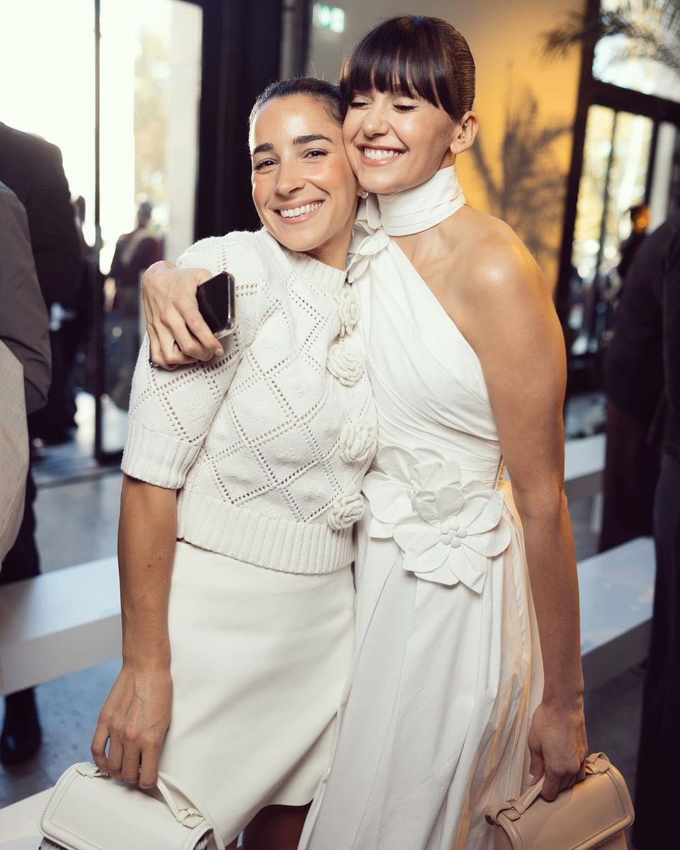 Aly_Raisman's tweet photo. .@ElieSaabWorld 🥰 https://t.co/gYEErsmGB4
