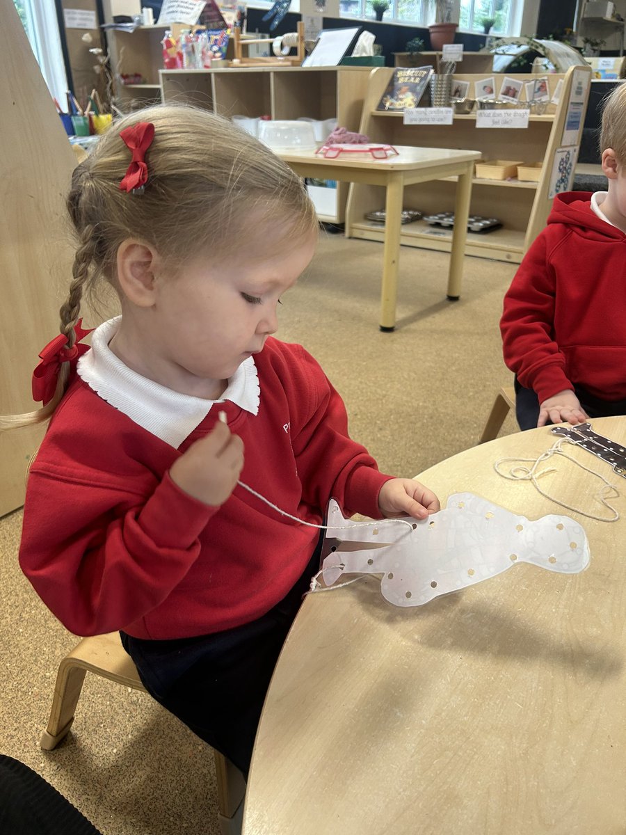 PCPNursery's tweet image. This week at our funky fingers table we have been threading with string! #finemotordevelopment #physicaldevelopment