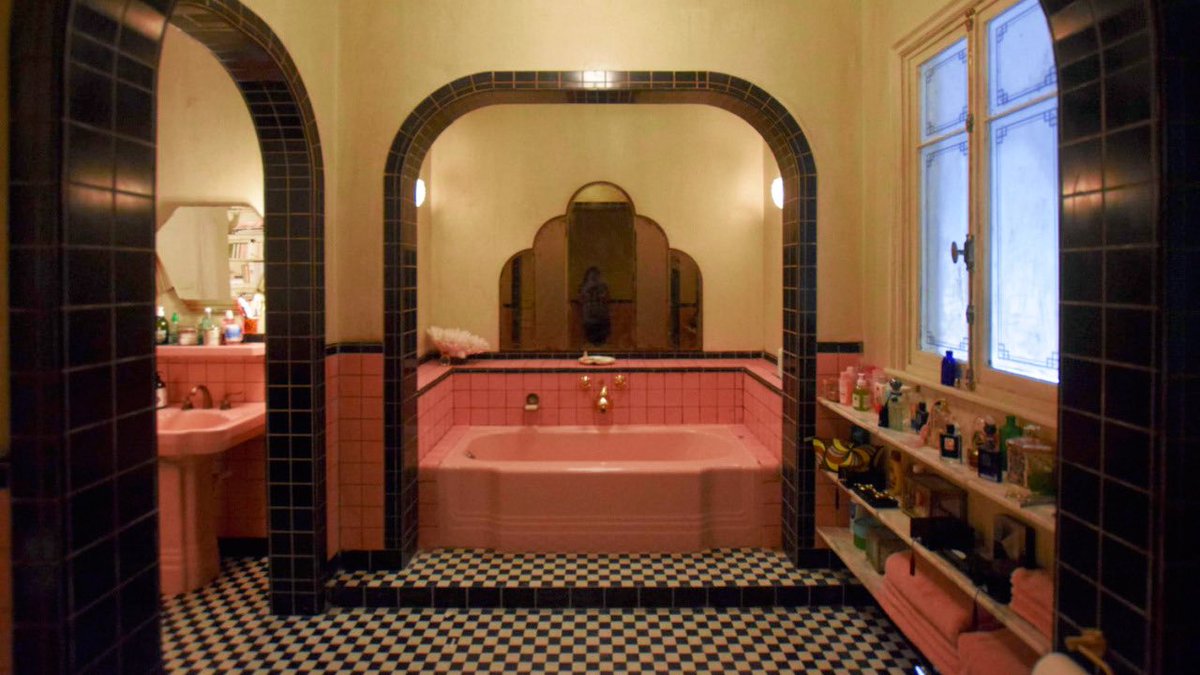 keeponIovingyou's tweet photo. girls don't want boys, girls want villanelle's season one paris apartment https://t.co/ReiwChVHLj