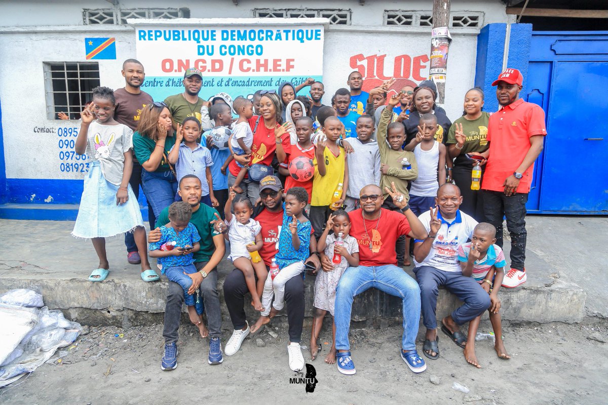 StayMuntu1's tweet photo. Grâce à votre soutien, nous avons pu intervenir à l'orphelinat Siloé où 35 enfants ont reçu les fournitures scolaires nécessaires pour l'école. 
#SoutienAuxEnfants #OrphelinatSiloe #ÉducationPourTous #Solidarité #AvenirMeilleur #ActionHumanitaire #RetourÀLécole #EspoirEtDignité https://t.co/YjYC2eZnaj