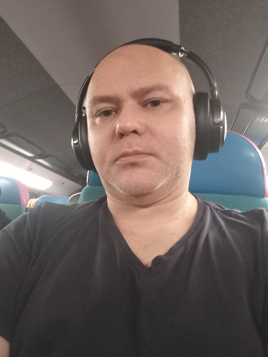 Da1_mon's tweet photo. En route, pour assister au procès que l'on me fait et, au delà de ma petite personne, celui qui est fait au concept de radio libre. #LMCP https://t.co/uLXgtJMpjj