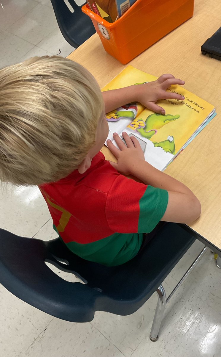 coleycampbell76's tweet photo. What an inspiring day it was at Maddux Elementary on Friday as I observed talented teachers and hard working students engaged in Being a Writer and Being a Reader lessons! @MadduxMustangs @CollabClassroom @FHSchools #beingawriter #beingareader https://t.co/pk0ttvvjlz
