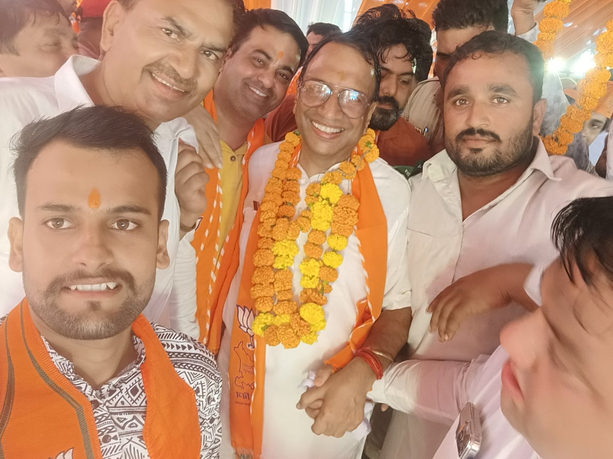Mohitsharma0040's tweet photo. 🪷 जन आशीर्वाद रैली पानीपत शहरी विधानसभा 🪷
#फिरएकबारभाजपासरकार #BJPHaryana #NayabSaini #panipatcity #MLA #Election2024 #everyone
@Abhina_Prakash @parmod_vij @BJP4Haryana @BJYM4HARYANA @NayabSainiBJP @YogiSharmaBJYM @dpradhanbjp @bbhavyabishnoi https://t.co/9Tlm7xLSoA