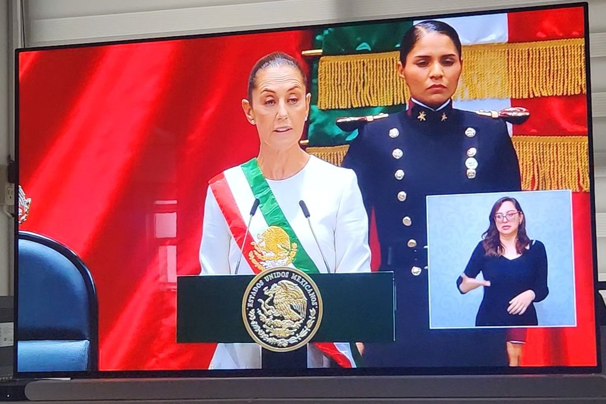 danzaideeconte's tweet photo. #Presidenta
#PresidentaSheinbaum
¡Hermosa mujer que me transmite felicidad, orgullosa de ella sé que hará cosas extraordinarias, hecho está!
Felicidades pueblo de México 
#Mexico 
#México https://t.co/wV7H4q1MKB