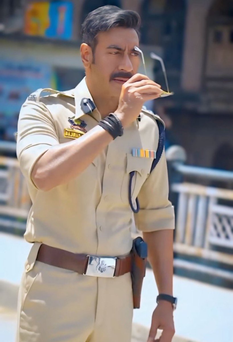 subham23skr's tweet photo. BAJIRAO SINGHAM IS BACK  "Ajay Devgn" THIS DIWALI !!🎉🥳🎉🎉 https://t.co/h6GhQLSlLt