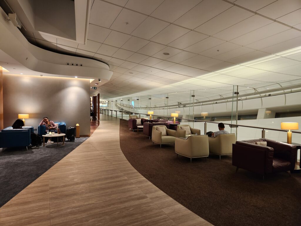 TripPlusTravel's tweet image. So excited to visit first class lounge and business class lounge of @etihad Etihad Airways at Abu Dhabi Airport!! ^Randy
#etihad #abudhabi #firstclasslounge #businessclasslounge #uae #travelphoto #tripplus