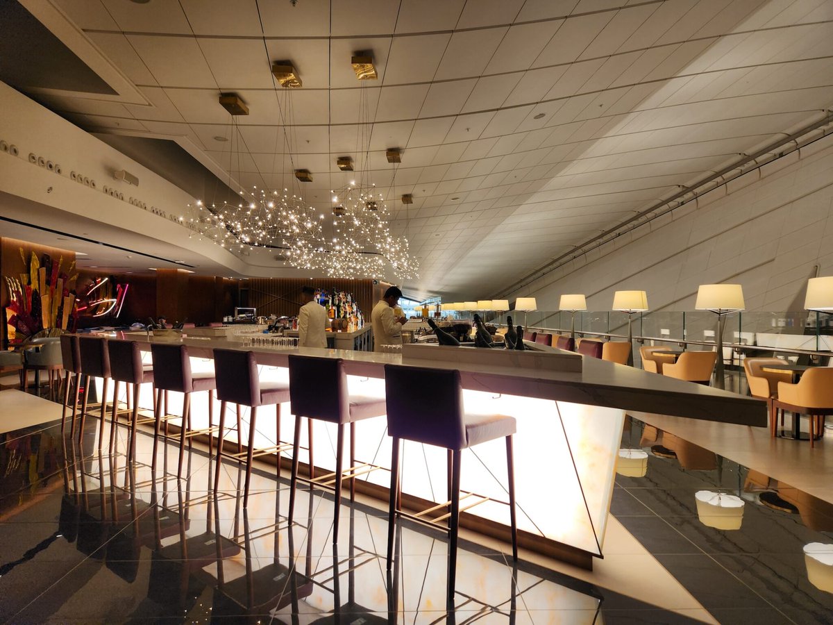 TripPlusTravel's tweet image. So excited to visit first class lounge and business class lounge of @etihad Etihad Airways at Abu Dhabi Airport!! ^Randy
#etihad #abudhabi #firstclasslounge #businessclasslounge #uae #travelphoto #tripplus