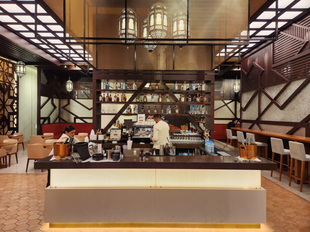 TripPlusTravel's tweet image. So excited to visit first class lounge and business class lounge of @etihad Etihad Airways at Abu Dhabi Airport!! ^Randy
#etihad #abudhabi #firstclasslounge #businessclasslounge #uae #travelphoto #tripplus