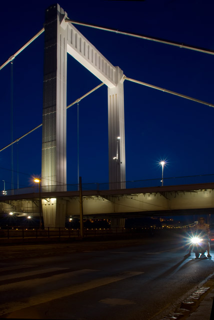 photos_dsmith's tweet photo. The great #Erzebet #Bridge at #night across the #river #Danube in #Budapest, #Hungary joining #buda and #pest with a #roadlink. #easterneurope #EU #infastructure #nightphotography #travelawesome #lowlight #urbanphotography #photo for more see https://t.co/VilcfnO0ps https://t.co/ANdwBlY2K6