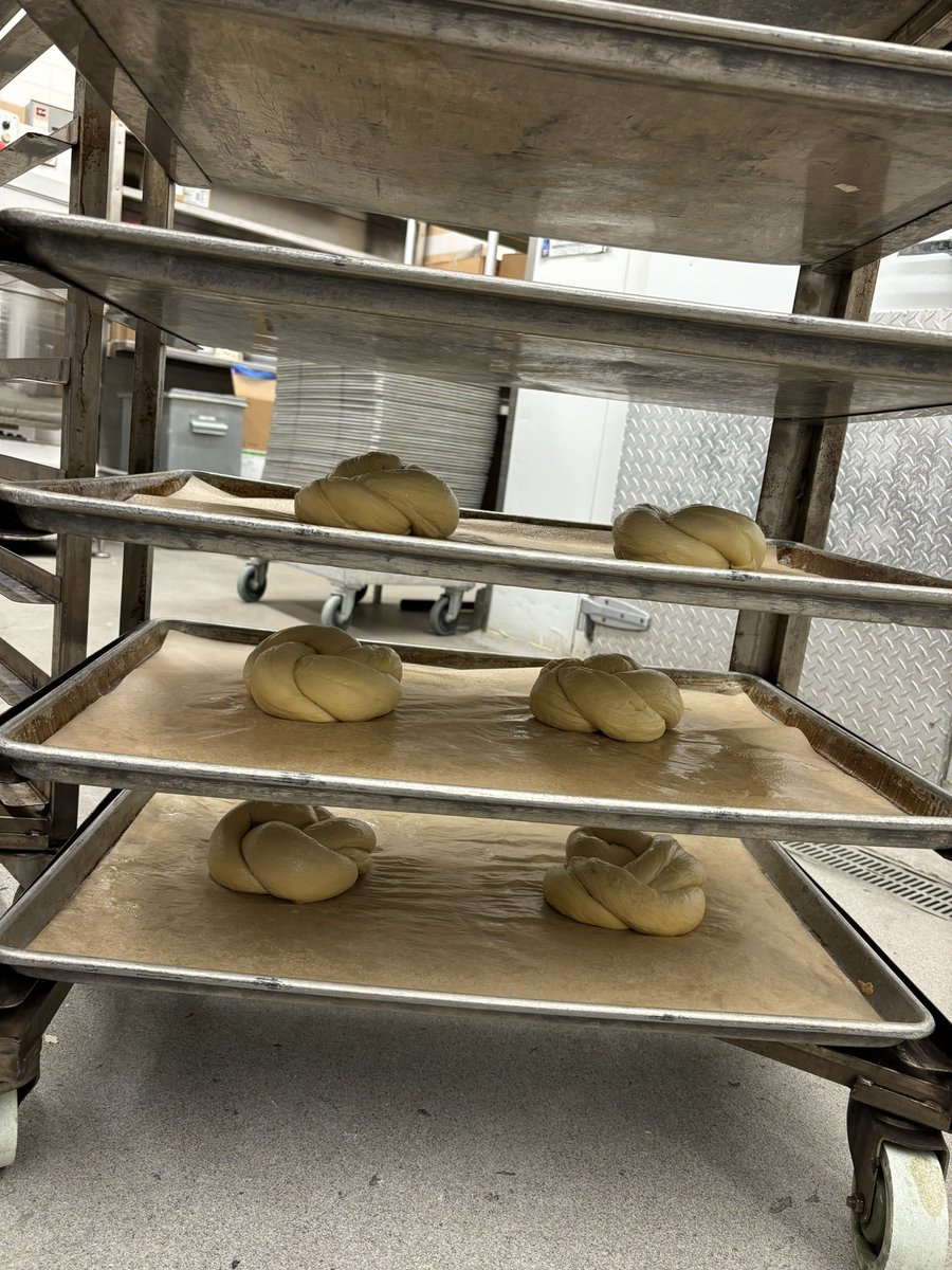 kodedile's tweet photo. the way today is going im going to end up drawing a challah bok for boktober 1st, huh? https://t.co/DmT6RYISNU