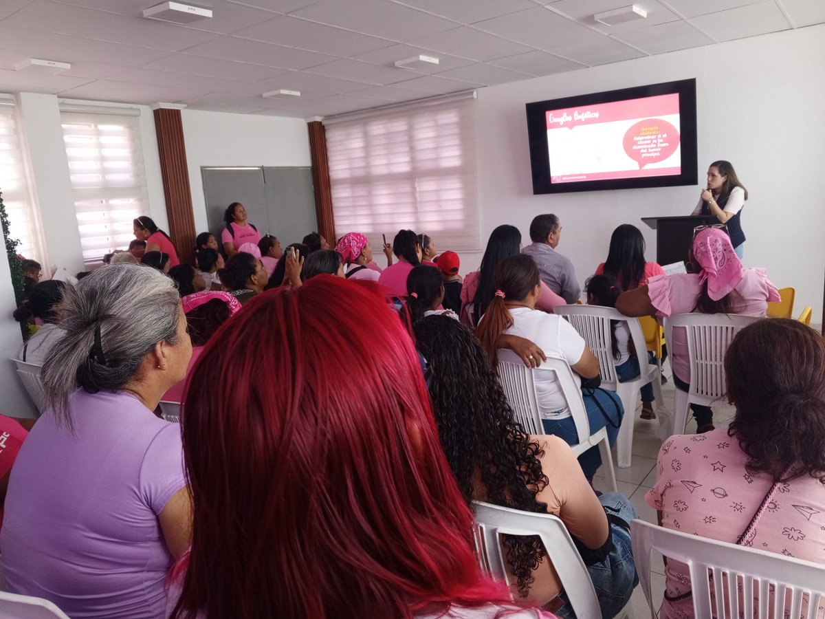 Iniciamos el mes rosa con un conversatorio sobre la detección temprana del cáncer de mamas para asegurar la Salud de la Mujer en todas sus etapas.

#IMMUJER #Caroni

<a href="/NicolasMaduro/">Nicolás Maduro</a> <a href="/OviedoPSUV/">Tito Oviedo</a>