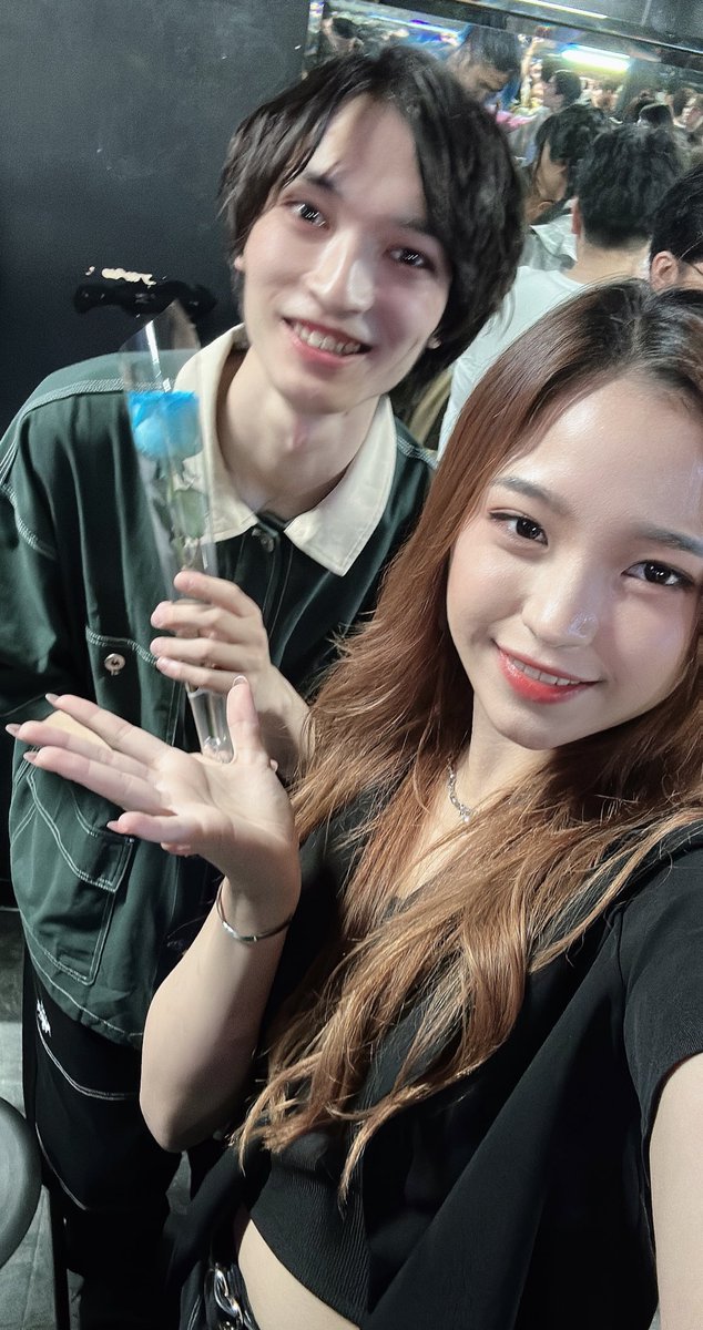 智哉くんの応援今までありがとうございました((*_ _)
私の枠のリスナーさんたちも智哉くんと仲良くしてくれた方本当にありがとう♡
私がミクチャでの初心者で沢山教えてくれて、そのきっかけでグランプリもとることの結果を、枠が大きくなって沢山の友達もできました♪
本当にお世話になりました🙇‍♀️