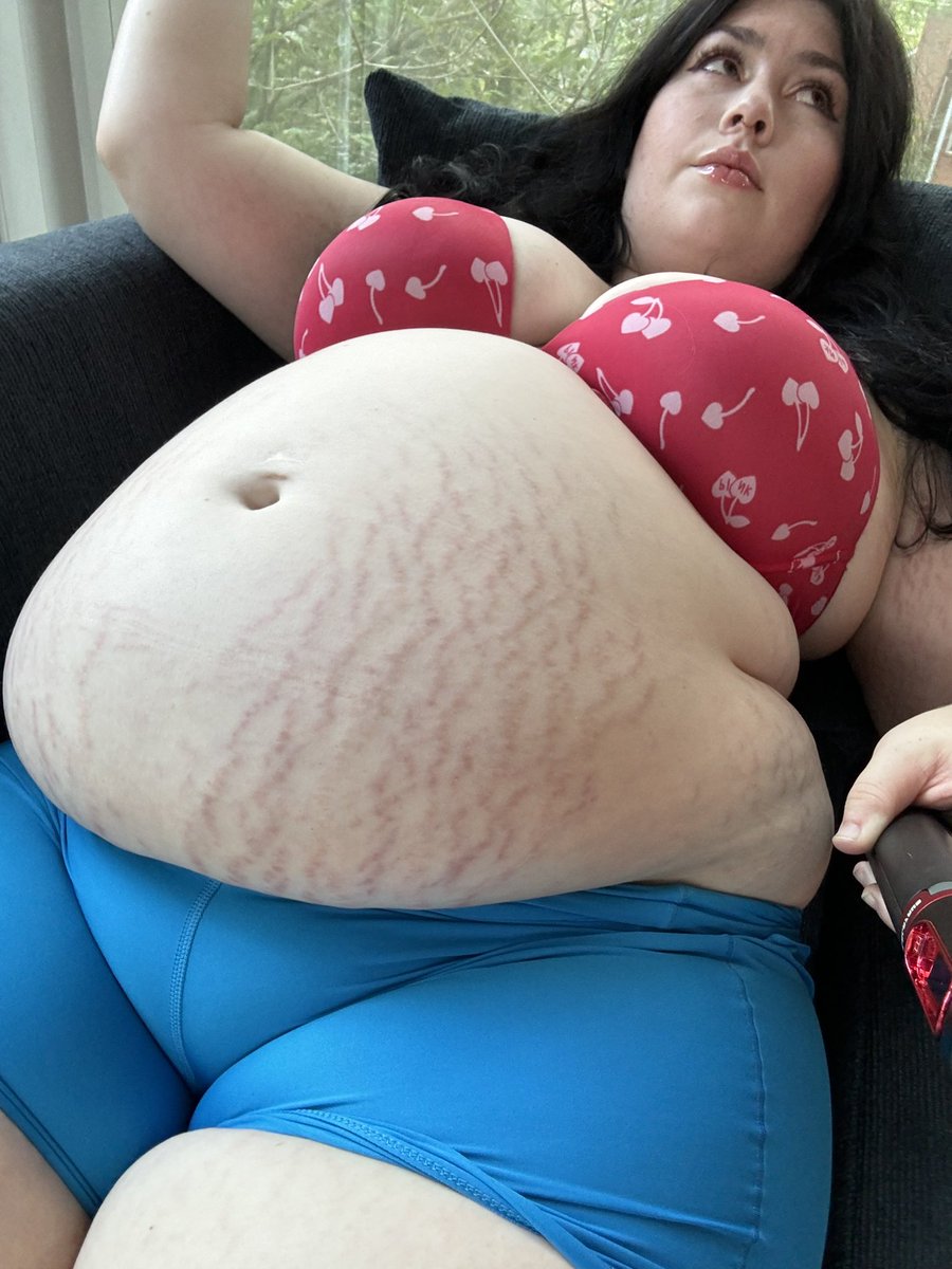 TianasTummy tweet media