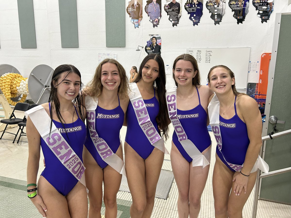 James Voyles (@rmhsmustangsad) on Twitter photo Thank you senior swimmers/divers! Thank you senior swimmers/divers!