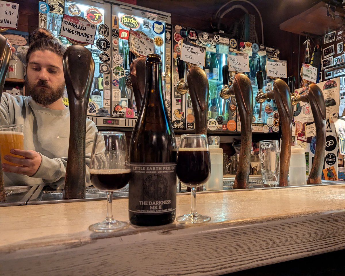 Mark Smith-Magee - Views From The Bar (@viewsfromthebar) on Twitter photo Tonight at Ma Che Siete Venuti A Fá, Rome.
1. Cantina Errante Forte de Coupage n also Bruin.
2. Cantina Errante and <a href="/CyclicBeerFarm/">Cyclic Beer Farm</a> Cyclista.
3. <a href="/burningskybeer/">burningskybeer</a> Saison d'Ete.
4. <a href="/LittleEarthBeer/">Little Earth Project</a> Darkness MkII. (I brought 3 n 4 from home).
Great beers. What a bar! What a night! Tonight at Ma Che Siete Venuti A Fá, Rome.
1. Cantina Errante Forte de Coupage n also Bruin.
2. Cantina Errante and <a href="/CyclicBeerFarm/">Cyclic Beer Farm</a> Cyclista.
3. <a href="/burningskybeer/">burningskybeer</a> Saison d'Ete.
4. <a href="/LittleEarthBeer/">Little Earth Project</a> Darkness MkII. (I brought 3 n 4 from home).
Great beers. What a bar! What a night!