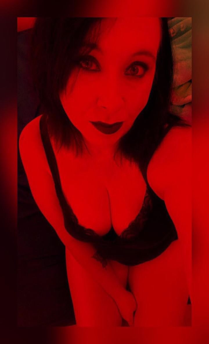 Haven’t been on here posting in a while. Thought I needed a break and things have been been pretty busy. But here’s proof of life 😎🤘🏻 happy October everyone and stay spooky 👻🖤💀🎃