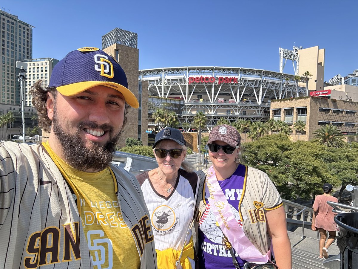 MLBdiva2's tweet photo. #FightForTheFaithful go @Padres 

Win for Pete and for our dad! https://t.co/zuQ2mPaR0e