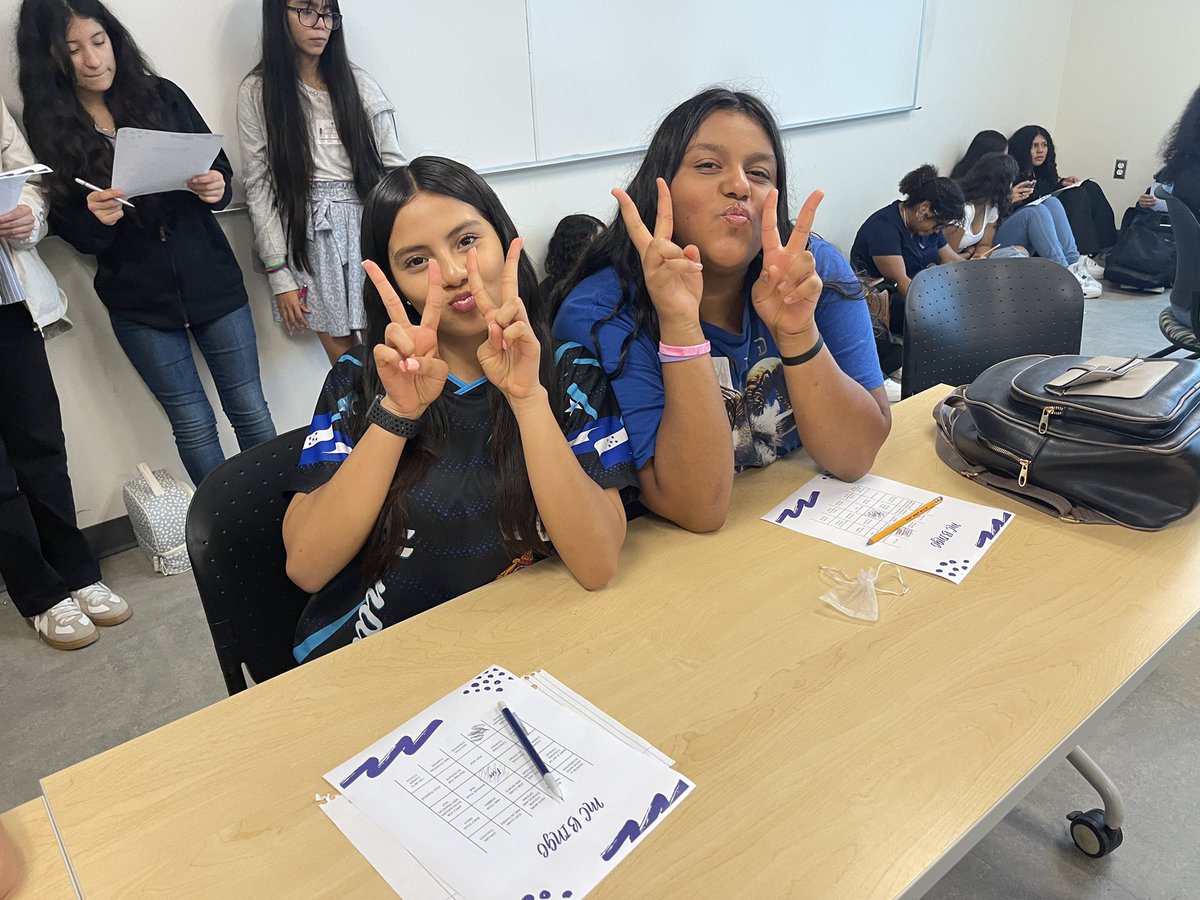 OlaughlinK's tweet photo. More pictures of happy girls at the MCPS Latina Legacy Conference! #MLKProud @BrandiKOverton https://t.co/XhCaIXtdmu