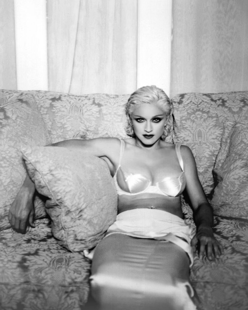 aIuckystar's tweet photo. madonna photographed by patrick demarchelier in miami for ‘bedtime stories’ (1994) https://t.co/UkaoshXe22
