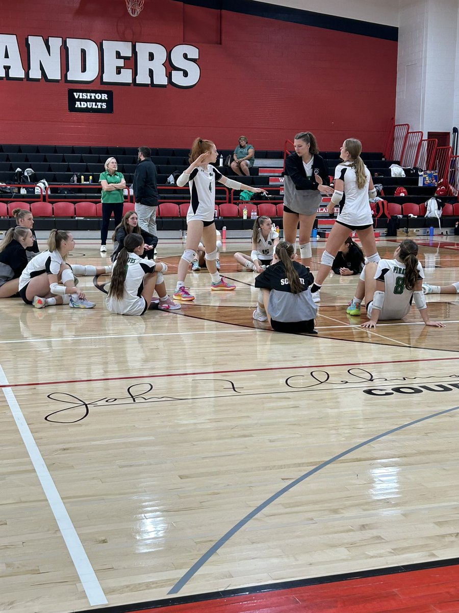 calischultz3's tweet image. Almost time to warm up! LETS GO, PORT💚🤍🖤 #prepdig #prepdigwisconsin #classof2025 #libero #defensivespecialist #studentathlete #volleyball #maxpreps #wisconsin #collegevolleyball #volleyballrecruit #ncaavball